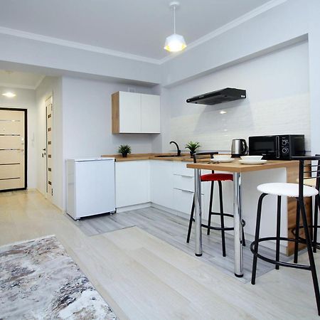 Cozy Studio In The Best Area! 4 Almatı Dış mekan fotoğraf